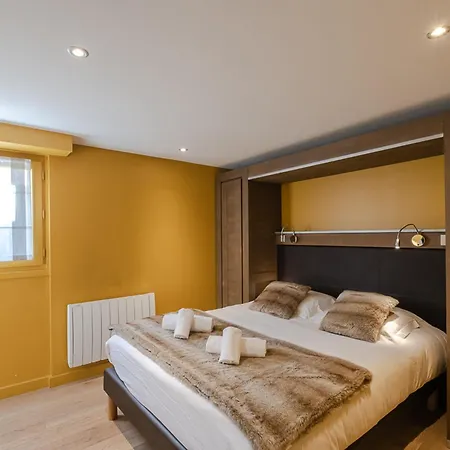 Chic Avec Sauna Et Parking Au Centre De - Fr-1-343-190 Chamonix
