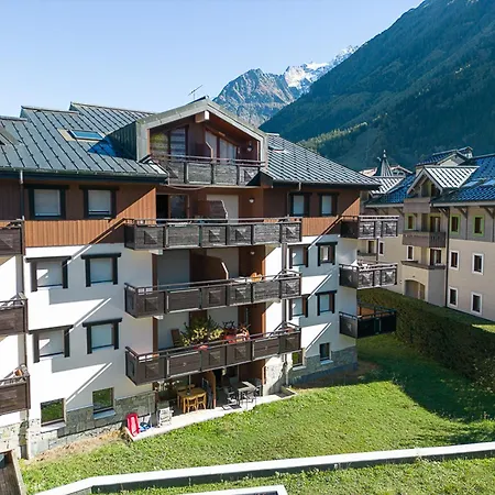 Appartement Chic Avec Sauna Et Parking Au Centre De - Fr-1-343-190 Chamonix